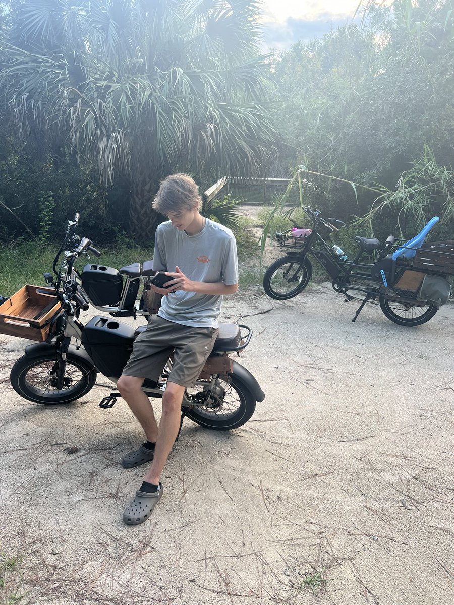 ColesEcoles90's tweet image. Turtle fishing #radwagon4 🐢🐢 #radrunnerplus