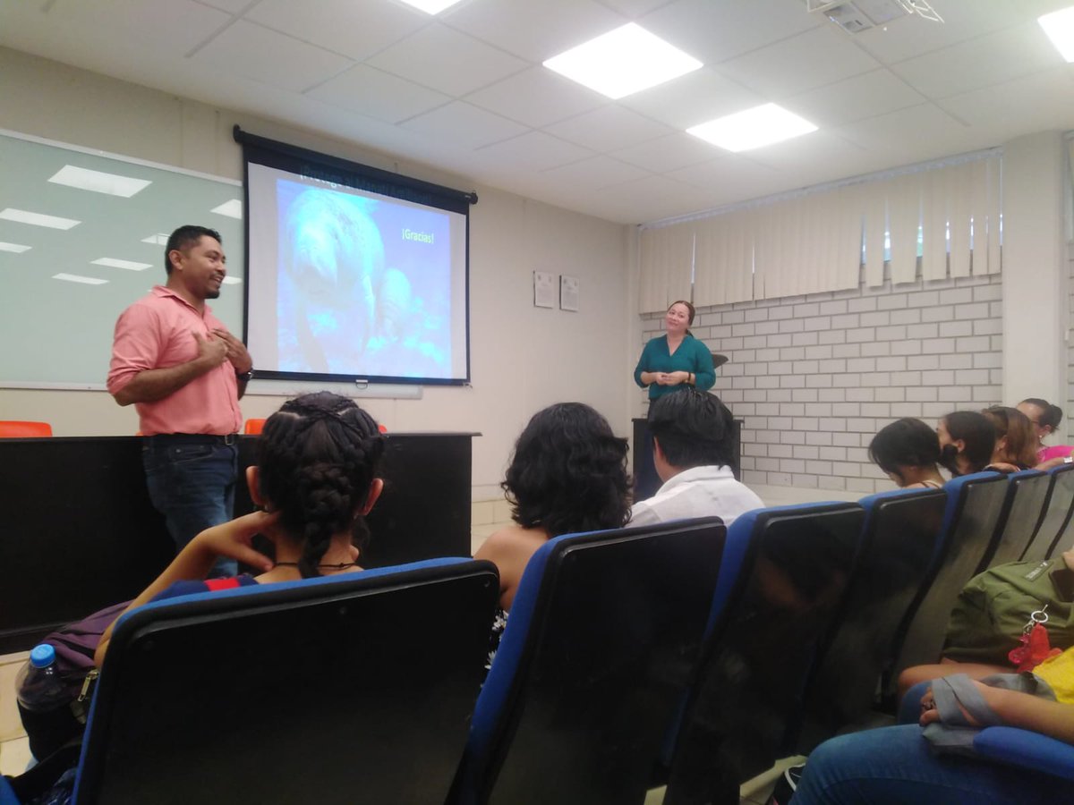 AlexChable_Biol's tweet photo. Así mismo el Dr. Darwin Jiménez durante la conferencia infiere que la #Vaquitamarina ha acaparado la mayoría de los recursos disponibles en el país, lo cual afecta a las labores de rescate y protección de los #manatíes, al no contar con el apoyo suficiente para su causa. https://t.co/28LHp7bO20