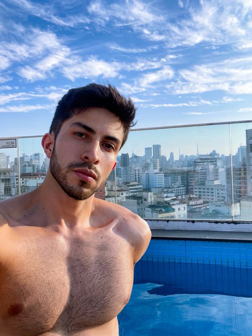 Un d&iacute;a soleado para marcarse el bronceado en el 🍑 https://t.co/QiwEdC7CZG