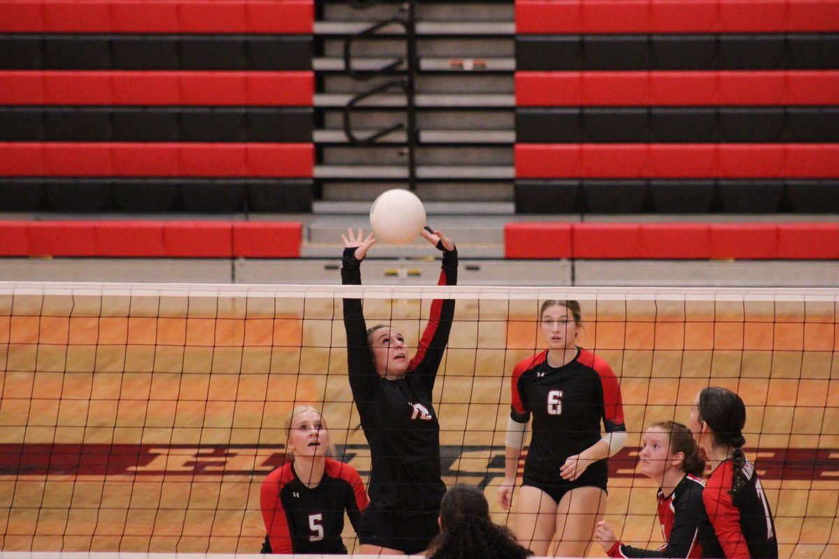 anthony618jones's tweet image. Final: @TriadKnights volleyball wins a thriller over Highland 16-25, 26-24, 25-19.

The win marks their first at Highland since Sept. 17, 2015!