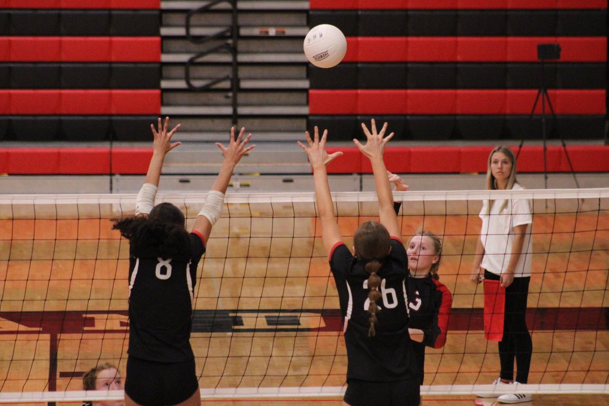 anthony618jones's tweet image. Final: @TriadKnights volleyball wins a thriller over Highland 16-25, 26-24, 25-19.

The win marks their first at Highland since Sept. 17, 2015!