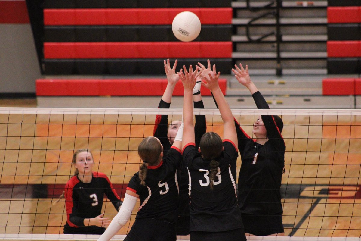 anthony618jones's tweet image. Final: @TriadKnights volleyball wins a thriller over Highland 16-25, 26-24, 25-19.

The win marks their first at Highland since Sept. 17, 2015!