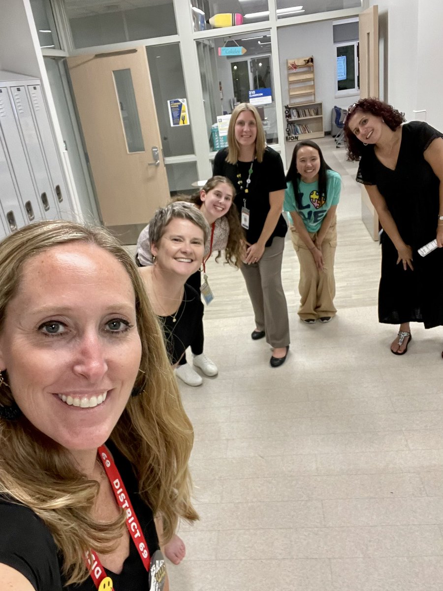 KaitlinBowker's tweet photo. Love these amazing, strong and influential women I get to teach with every single day. No one else I’d rather be chatting with in the hallways of Lincoln at 7:45pm on a Thursday night after Back to School Night. #6thgradeteam @LincJrHi https://t.co/pJEx0rRQbn