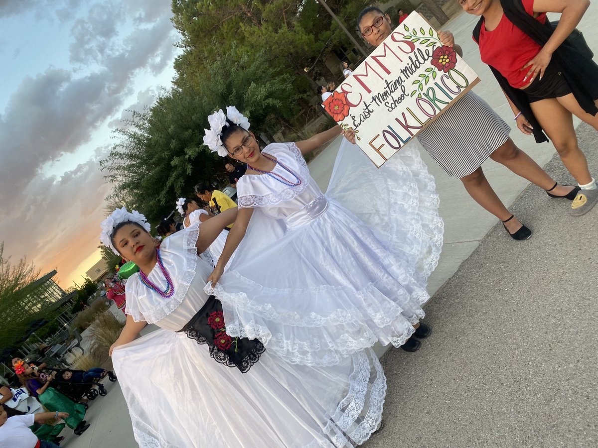 MvhsEnforcement's tweet photo. An Just Like That We Are Ready For The Pep Rally!! #peprally #fireworks #lobosforlife https://t.co/AeXZpsIxOa