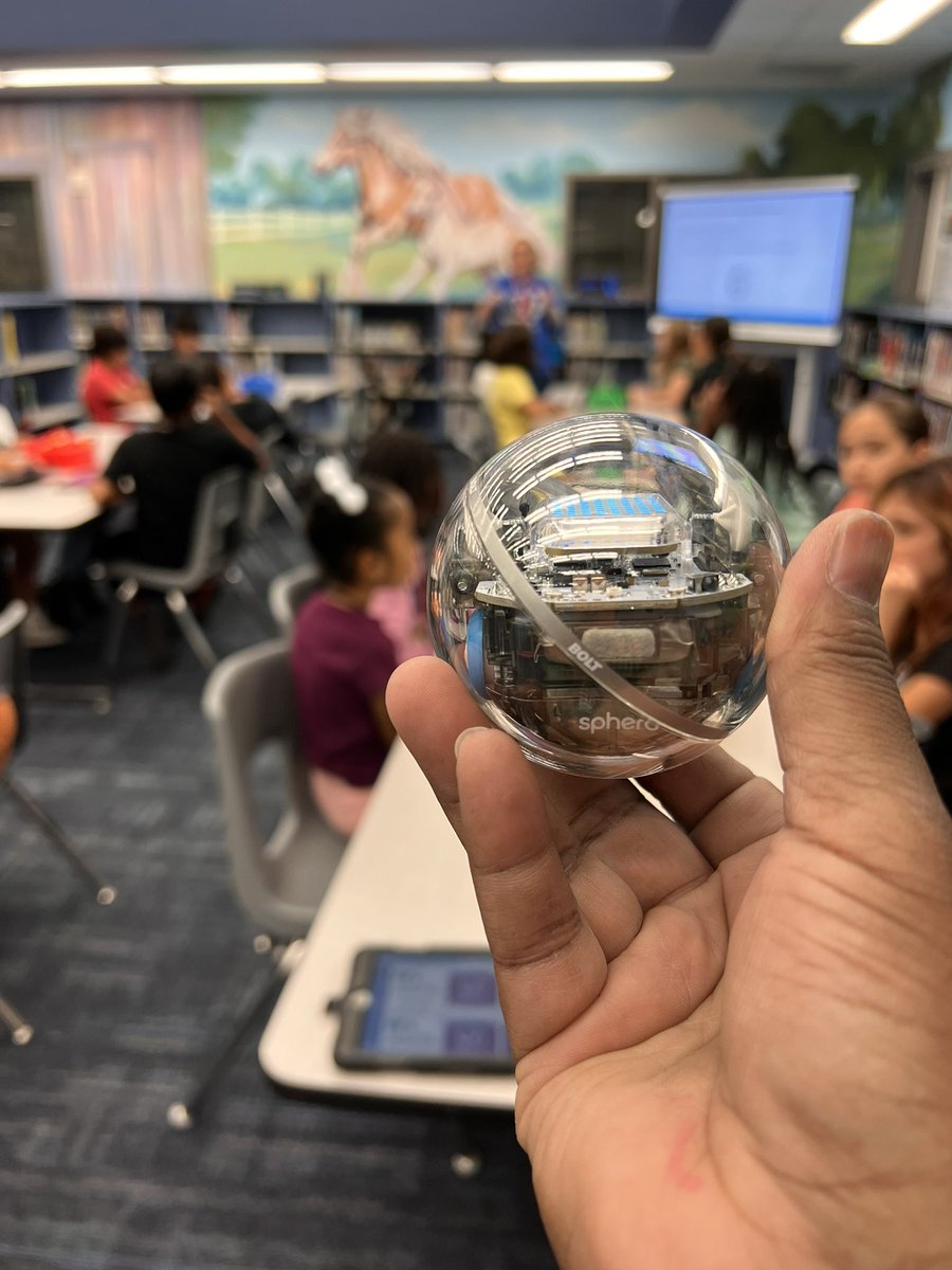 coach_kidd's tweet photo. @meljbryant always brings fun to learning. 5th graders had a great time using the new #sphero robots in the library. #levelup #usedeservesit @USEStallions https://t.co/jtote6Syu0