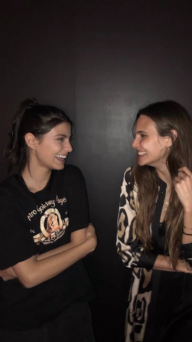 beingblink_'s tweet photo. Abro hilo muy necesario de las fotos del reel de @macabeso y @barbara_lopez21 

SAN VALENTÍN JULIANTINA
#14deSeptiembre https://t.co/BXpdoWpV3V