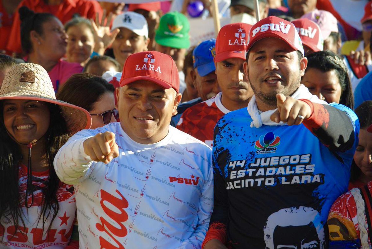 Gran movilización hoy en El Eneal municipio Crespo estado Lara. Hombres y mujeres patriotas salieron a las calles para marchar en respaldo al presidente <a href="/NicolasMaduro/">Nicolás Maduro</a>. El pueblo está en la calle movilizado. 

<a href="/PartidoPSUV/">PSUV</a> 
<a href="/JacquelinePSUV/">Jacqueline Faria</a> 
<a href="/psuvlara2023/">Psuvlaraoficial</a> 
<a href="/dcabellor/">Diosdado Cabello R</a>