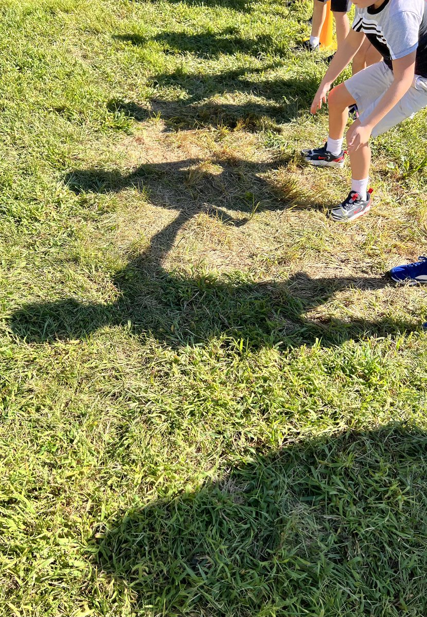 djaymickle's tweet photo. @LMTSD_PRES @LMTSDAthletics @LMTSD  Outdoor PE + a beautiful sunny day = SHADOW DANCING!!!  So much fun! https://t.co/ZZmkk57BUd