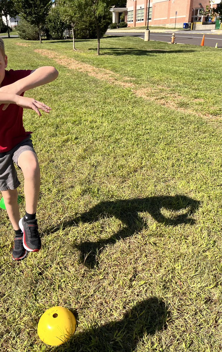 djaymickle's tweet photo. @LMTSD_PRES @LMTSDAthletics @LMTSD  Outdoor PE + a beautiful sunny day = SHADOW DANCING!!!  So much fun! https://t.co/ZZmkk57BUd