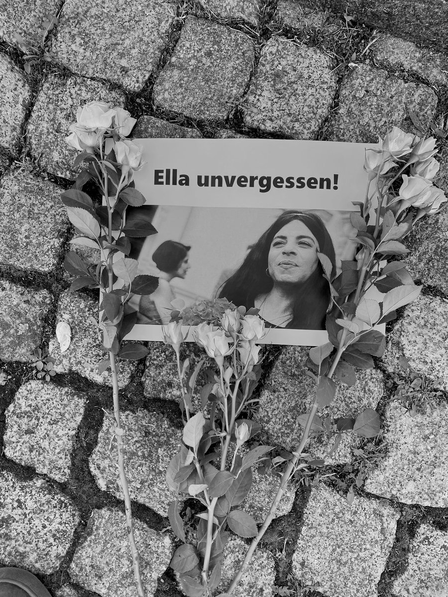 OlliWiebe's tweet photo. #Ellla unvergessen! ✊🏽 https://t.co/vjMAyDaWvr