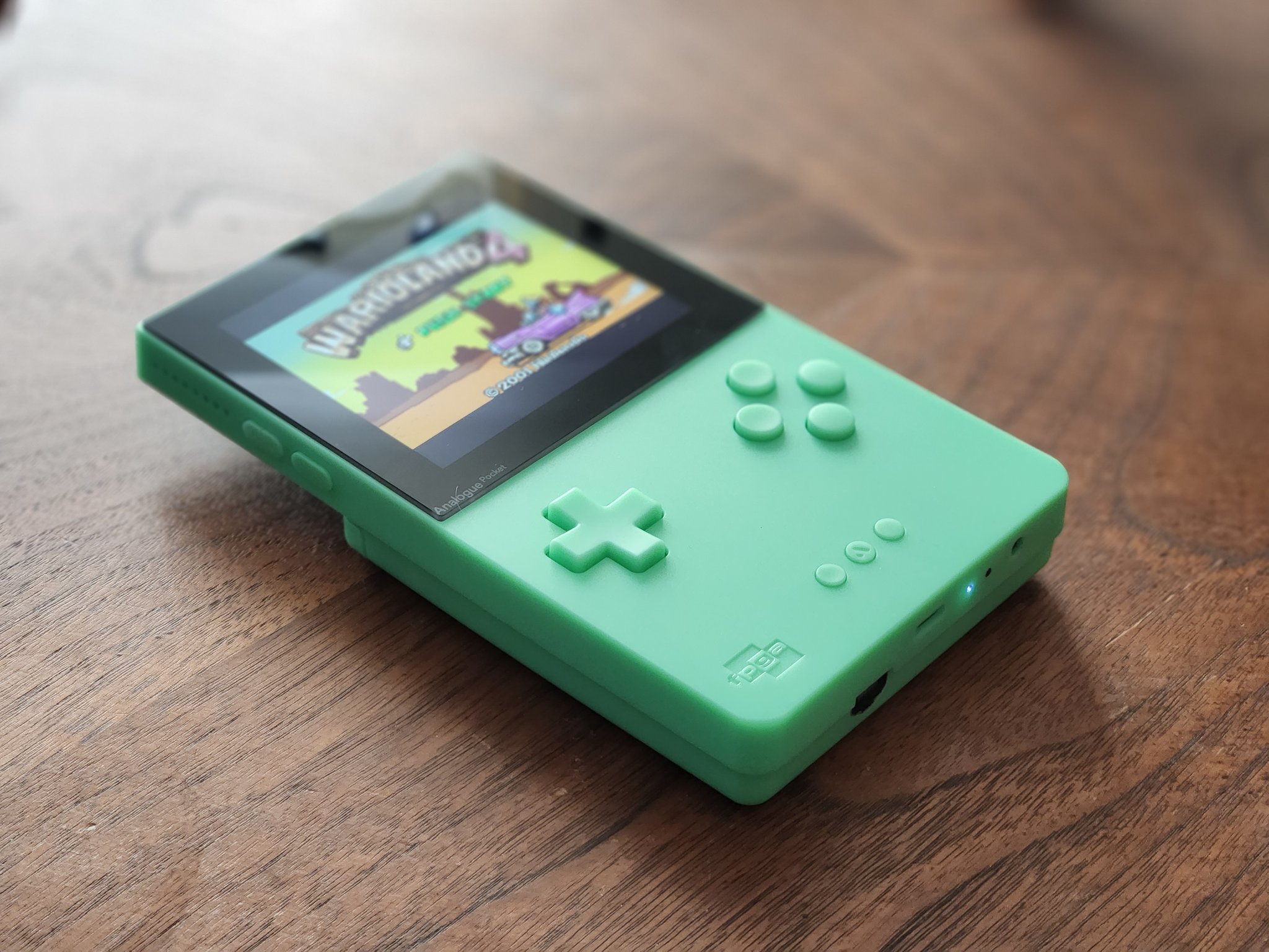 Analogue Pocket 限定 Glow in the Dark