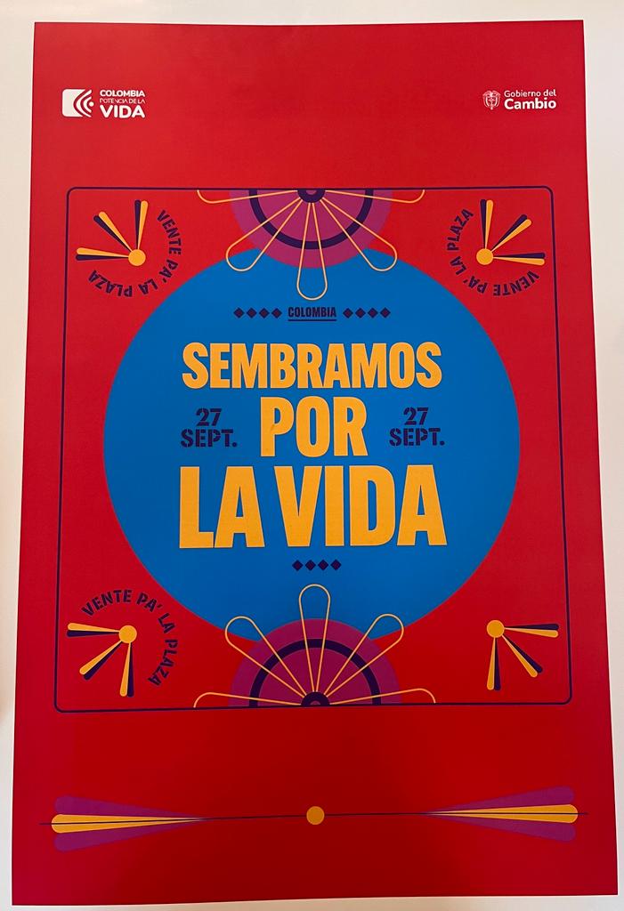 Como me dijo hoy en el Cauca un vocero campesino caficultor del macizo:
'Colombia #PotenciaDeLaVida no es un lema, sino una acción, un propósito, son acciones para proteger la vida con la vida'