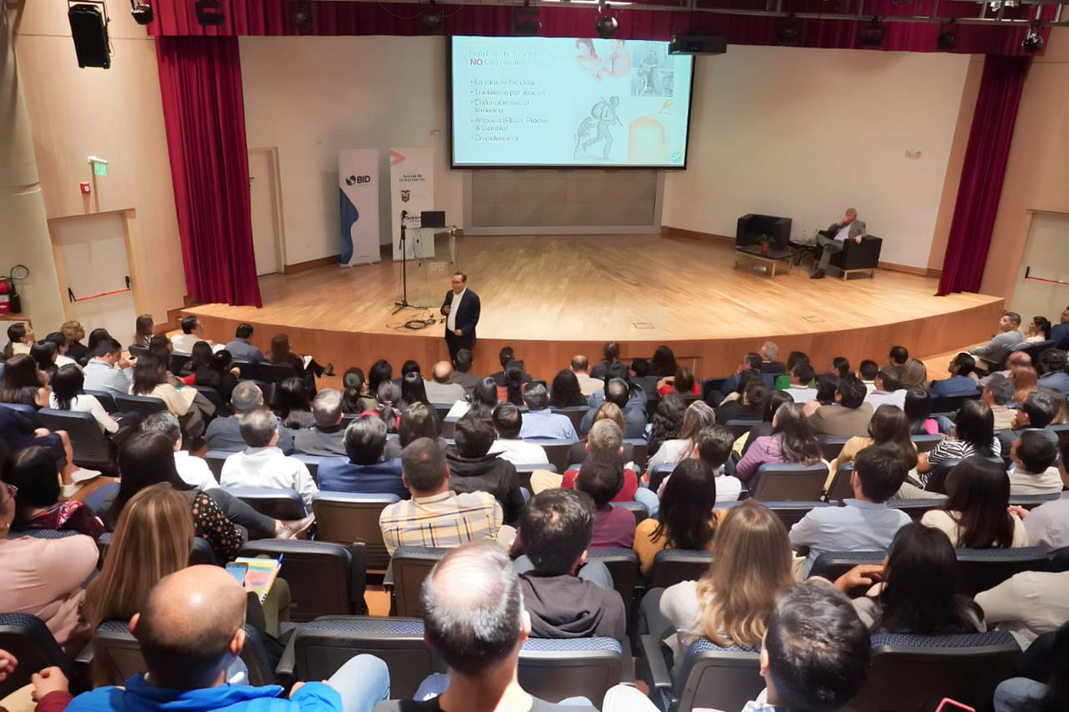 Este jueves el Subdirector <a href="/JuanCaProano/">Juan Carlos Proaño</a> inauguró la conferencia "Transformación Digital, nuestro camino al futuro".

Este espacio busca informar a los funcionarios del #SRI sobre los nuevos retos y oportunidades que conllevan las nuevas TIC.