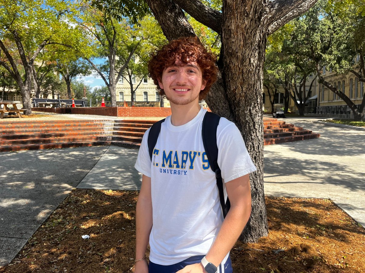 StMarysU's tweet image. It just doesn’t feel like a Thursday unless you see that #StMU 💛&amp;amp;💙. #SpiritThursday