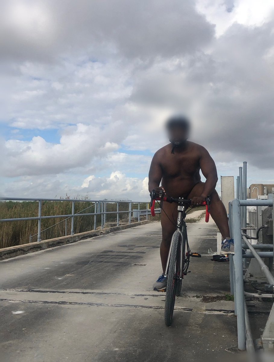 streakingbair2's tweet photo. Getting my workout in. #nude #nudism #naturism #nakedworkout #blacknudist #blacknaturist #blacknudism #nakedprogress #gains #lockerroom #black_nudist #sauna #nakedsauna #postworkout #recovery #NakedOutside #nakedinnature #nudistoutdoors #nakedbiking https://t.co/xV7tiHzdfT