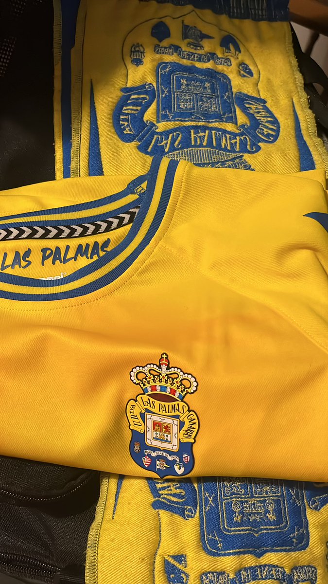 Me voy a Sevilla…
Mi madre: lleva lo Justo y necesario….
Yo: lo Justo y necesario 👇
#vamosud