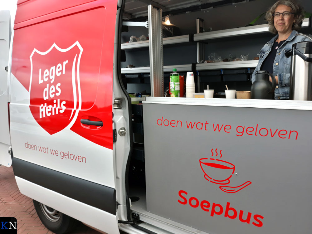 Soepbus <a href="/LegerdesHeilsN/">LegerdesHeils Noordoost</a> jaar op proef in Kampen. Eerste woensdagavond met @ClaudiaBruggen <a href="/TinekeKleinhuis/">Tineke Kleinhuis</a> @jpskampen. Lees meer op KamperNieuws.nl/soepbus-leger-….