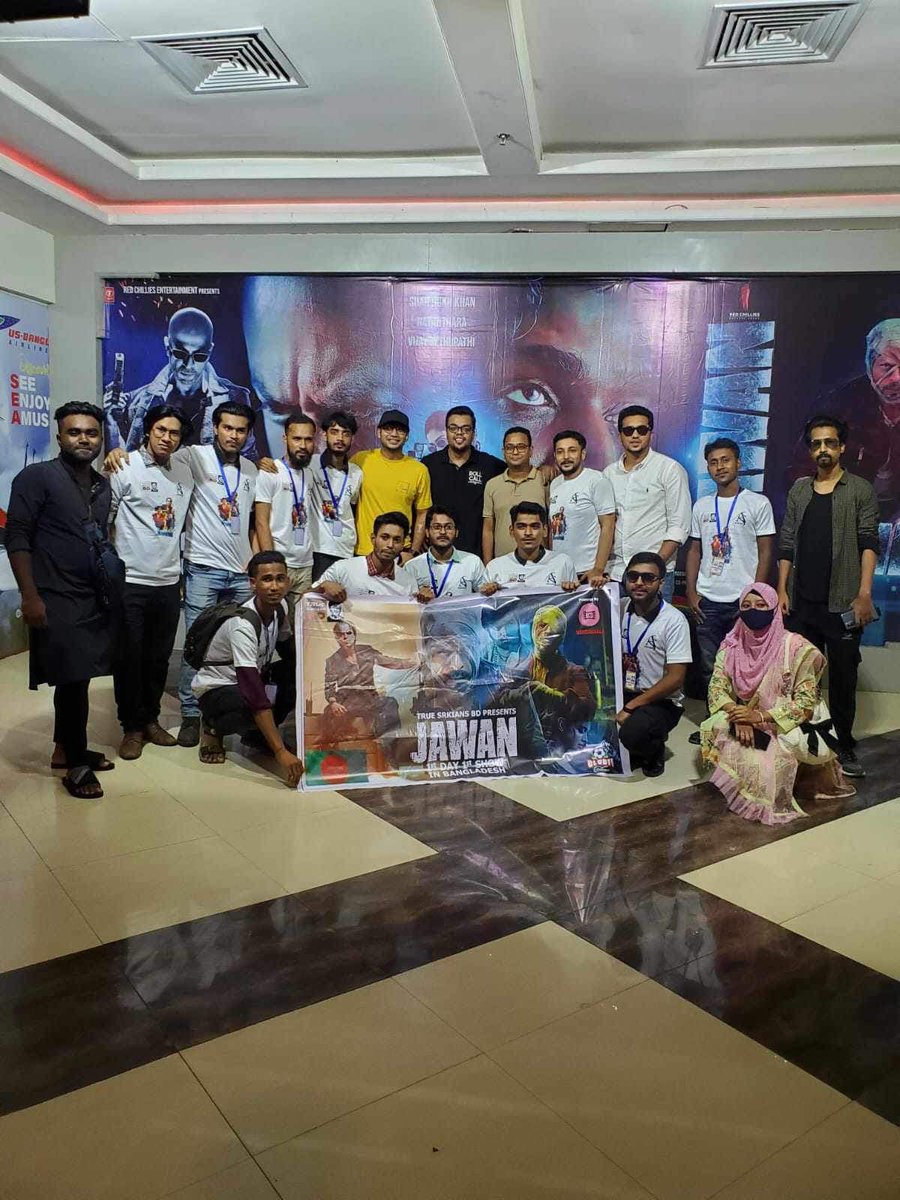 BDSRKian's tweet photo. We @BDSRKian organized on 08/09/23 one of the biggest events in Bangladesh 🇧🇩 for the Jawan movie and the response was mind-blowing! People went absolutely crazy. Thank you for giving us such a masterpiece to celebrate. You continue to inspire and entertain us like no other. 

@iamsrk @RedChilliesEnt @Atlee_dir 

#Jawan #JawanInCinemas #JawanReviews #ShahRukhKhan #SRK #JawanFirstDayFirstShow