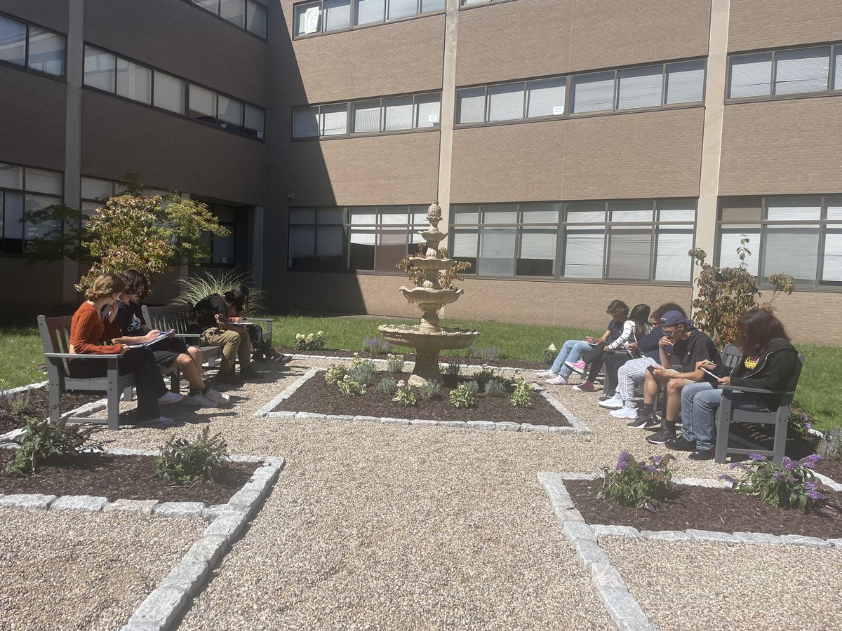 BCHSWorldLang's tweet photo. Today we read excerpts of Boccaccio’s Decameron in our own garden!!! Great learning environment! @BCHSprincipal https://t.co/p6hRB3NXUa