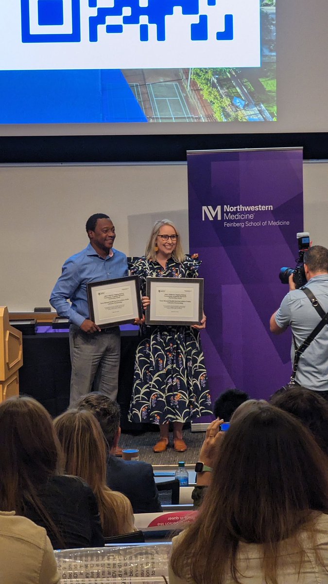 HUGE CONGRATS to the fabulous @AshleyAKnapp & Mr. Robert Simmons on winning the ARCC Community–Academic Research Partnership Award for their work addressing #teenmentalhealth at Oak Park Public Library!! So proud of you! @CCH_NU @NUFeinbergMed