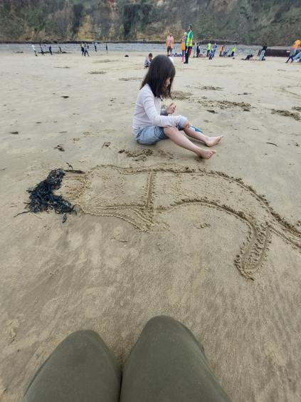 lanternlaneyr6's tweet photo. Beach fun! https://t.co/d8IbBbebo7