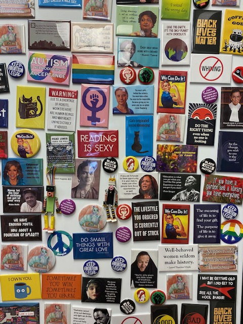 bookwormqc's tweet photo. Magnets anyone? One of my personal favorites: SAVE THE EARTH. IT'S THE ONLY PLANET WITH CHOCOLATE.

#quadcities #qcthatswhere #tagtheqc #shopsmall #shoplocal https://t.co/1SHdmCWb8Z