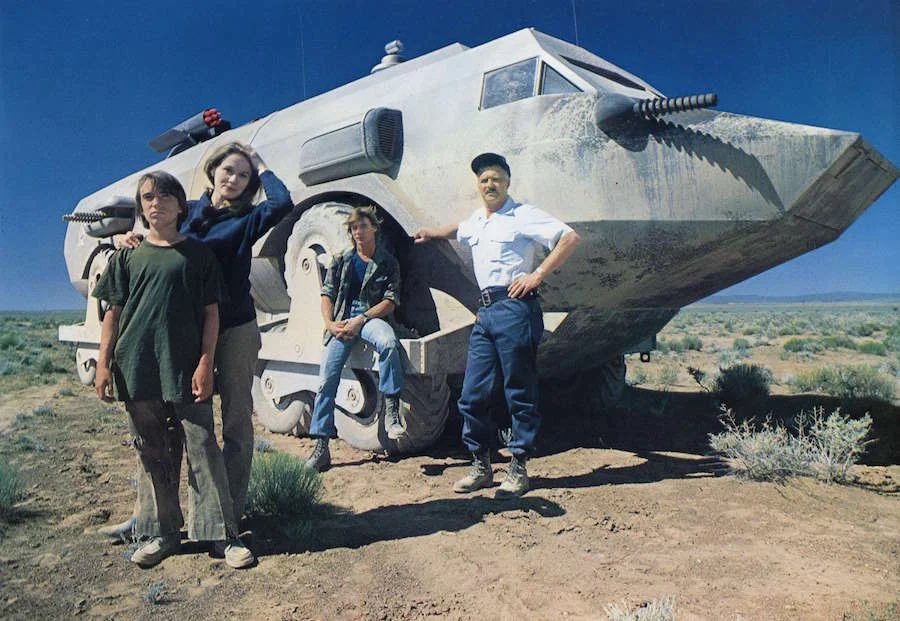 Live_for_Films's tweet photo. Behind the Scenes of 1977โs Damnation Alley.
Jackie Earle Haley, Dominique Sanda, Jan-Michael Vincent and George Peppard.
#landmaster #damnationalley #film #behindthescenes #georgepeppard #jackieearlehaley #janmichaelvincent #dominiquesanda https://t.co/NOMM1CePdv