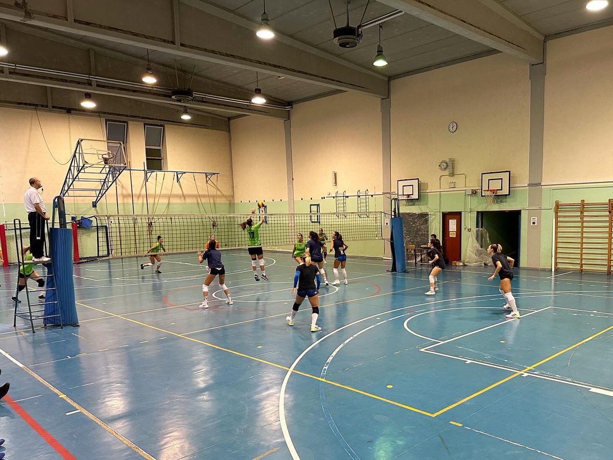 VolleyCermenate's tweet photo. 🏐 SERIE C

Prima uscita per la nostra Serie C che ha sfidato questa sera in amichevole Pallavolo Tradate, formazione di Serie B2. Vittoria per le varesotte, con una buona prestazione per le virtussine. https://t.co/GVjceqpS5m
