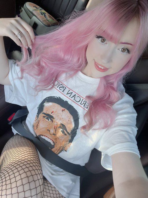 I&rsquo;ll be at Halloween Horror Nights tonight 🔪 if you see me say hi! https://t.co/7sWcrDj8rn
