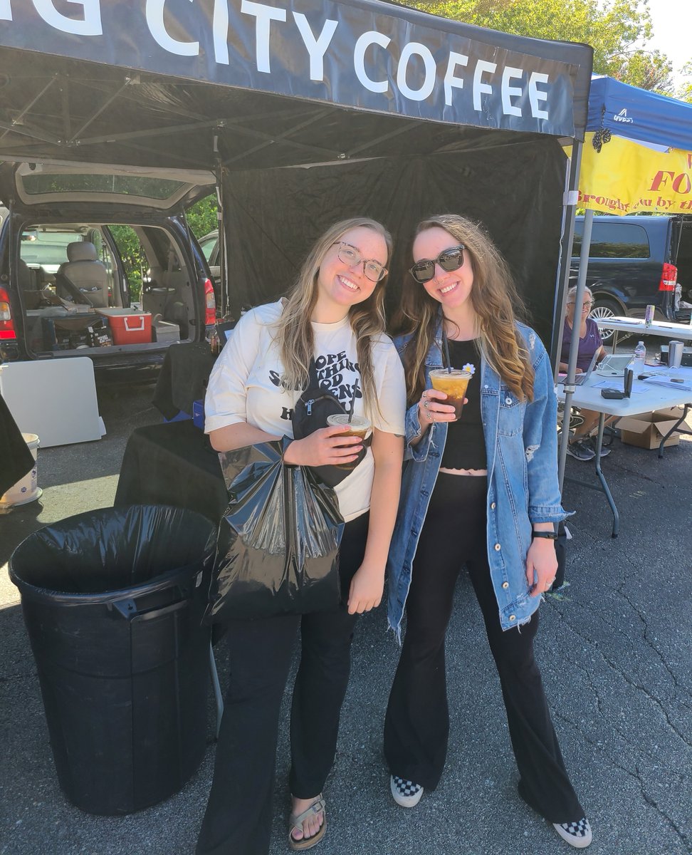 SpringCityCoffe's tweet photo. "delicious. so unique. I've never tasted a coffee like it before."

these two took a shot on the maple mayhem and loved it. come try one on saturday !!

#coffee #waukesha #waukeshaFarmersMarket #wisconsin #wisconsinCoffee #approachableSnobbery #springCityCoffee https://t.co/ujT9ptkh9N