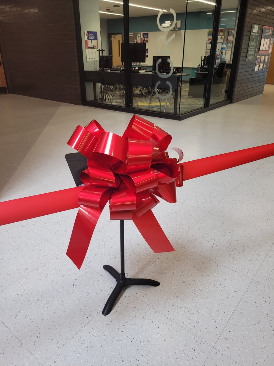 KenWallace207's tweet photo. @Maine_South ribbon cutting, culminating the finish of our @Maine_207 referendum project to modernize all of our buildings. So proud of our schools and communities for supporting this essential work that will take us well into the future.
#207Now 
#207Build https://t.co/cplM5iZgbj