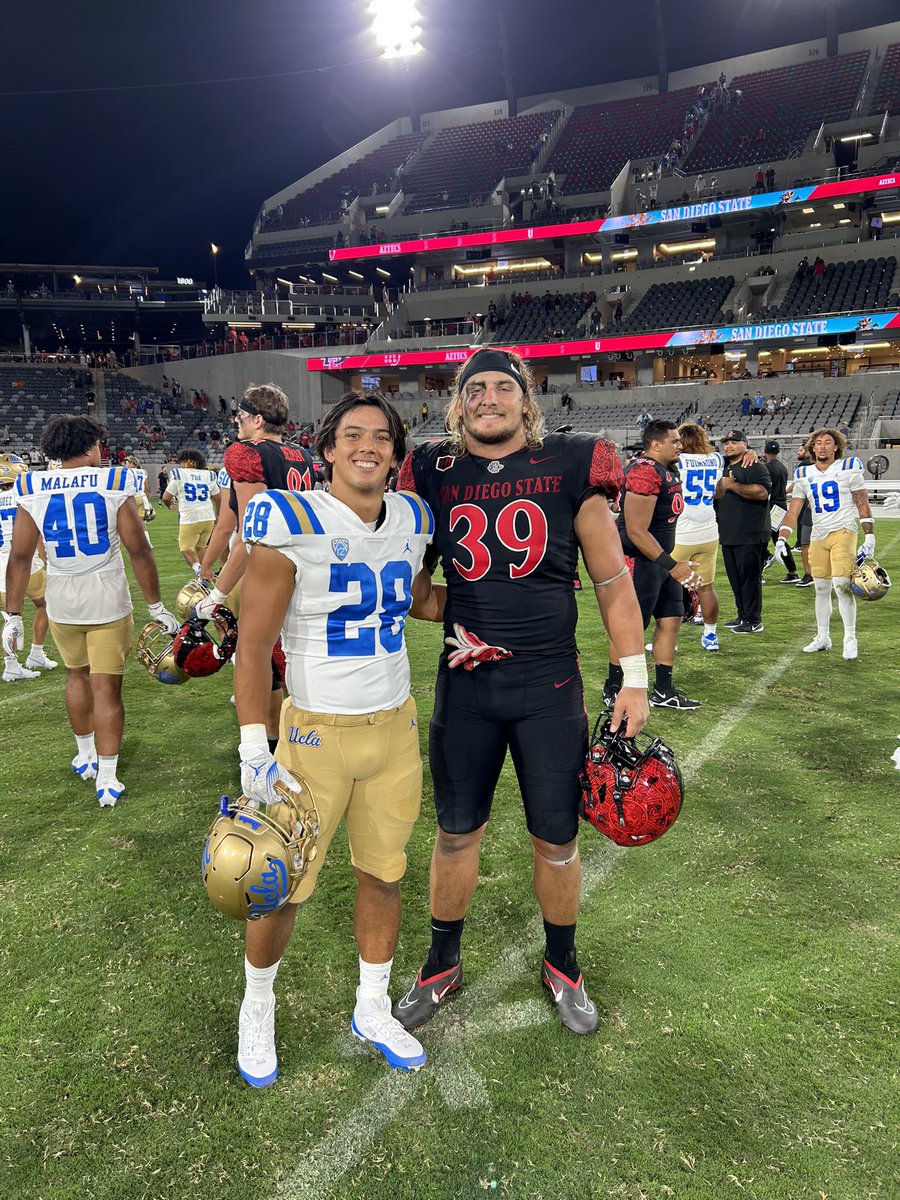 We wanted to shoutout two of our former THS football players who went head to head this past weekend in the UCLA-SDSU game! Josiah Gonzales (Class of 2021) & Garret Fountain (Class of 2019). We are so proud of you both & wish you the best on the remainder of your seasons! #GoDogs