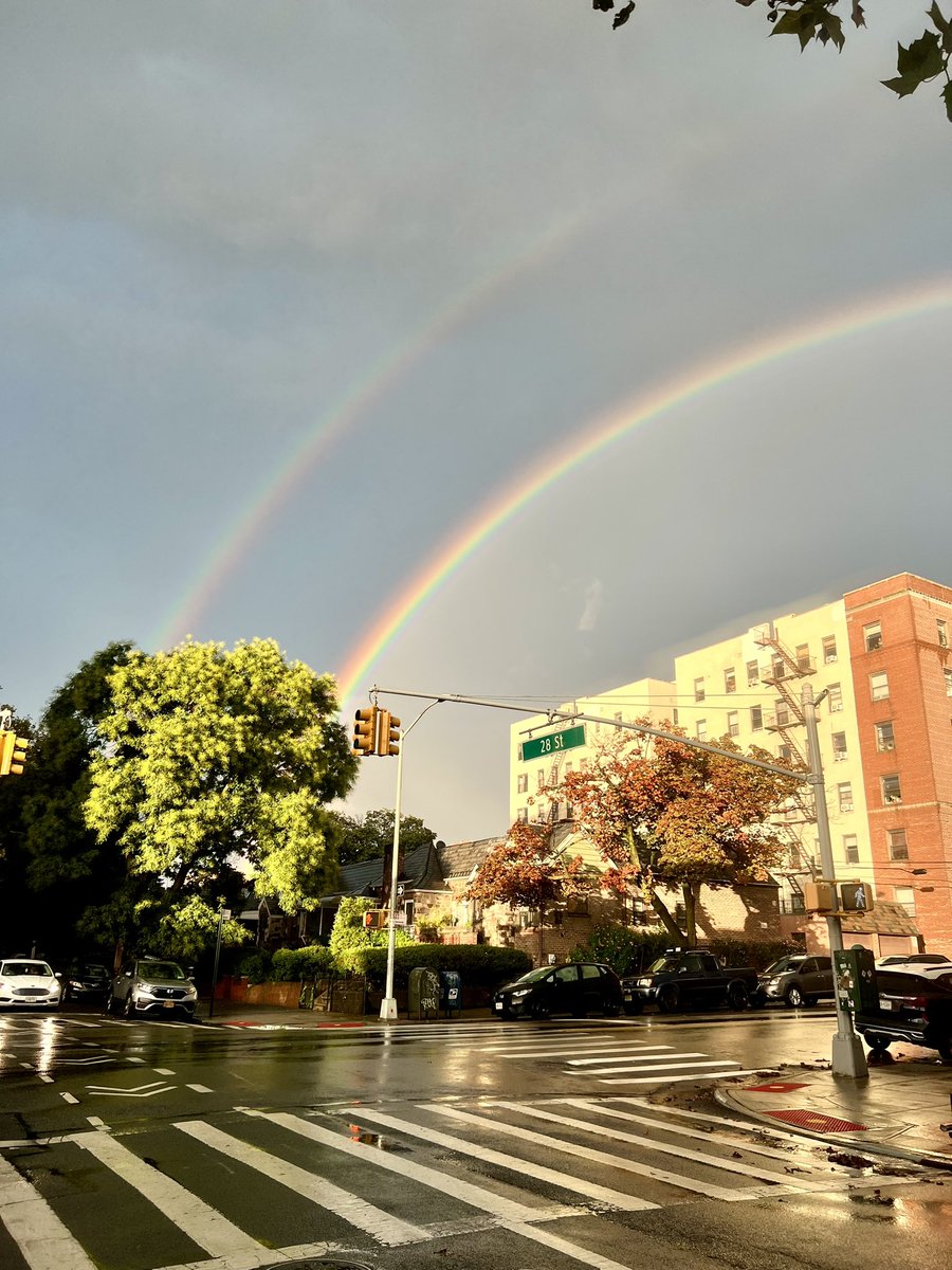 davidbaran__'s tweet photo. If you want the rainbow you have to put up with the rain. #thursdayvibes #nyc https://t.co/o64d6lF6hc