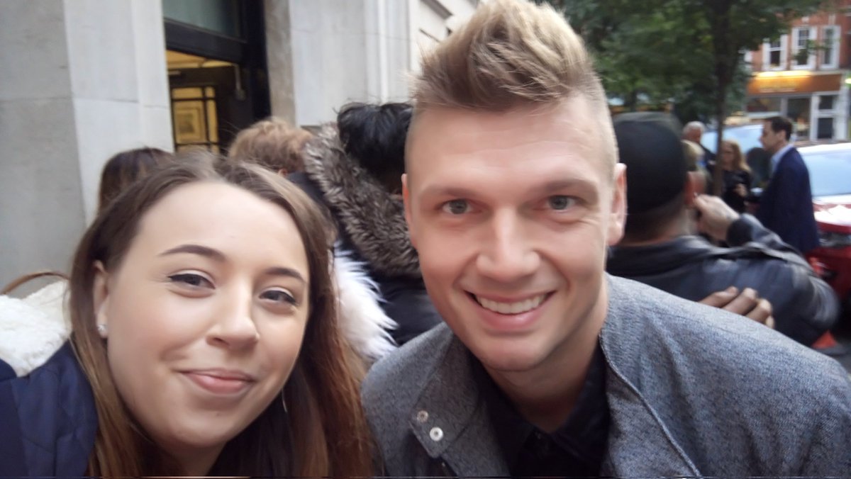 katiebsb's tweet photo. @nickcarter I'll have to go through my videos to find something, but for now I have a picture with you from London. I'll never forget that day ❤️❤️ #30YearsWhoIAm https://t.co/VmETHlp1We