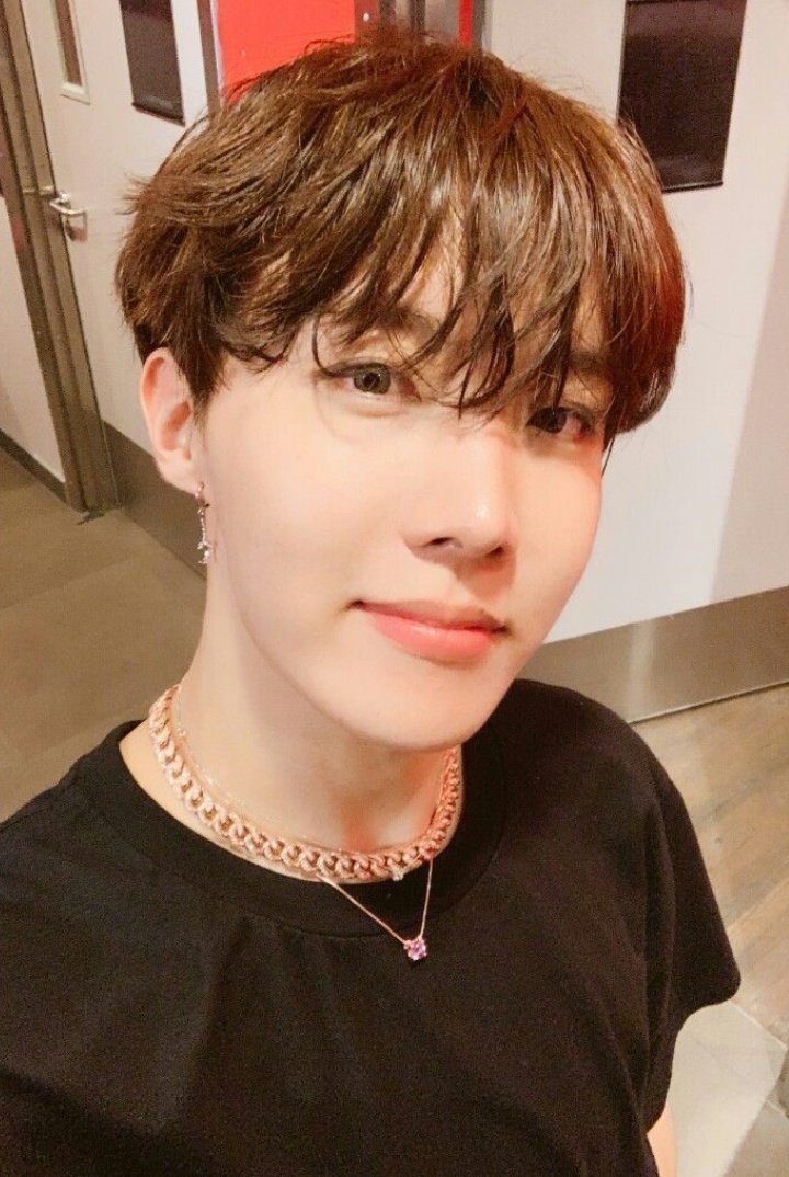 tatiOT7's tweet photo. 🔃 :1voto
💬 :1comentario

🗳️I vote #JHOPE from #BTS to #TOP100MostHandsomeFace https://t.co/2aGyw8WVbW
