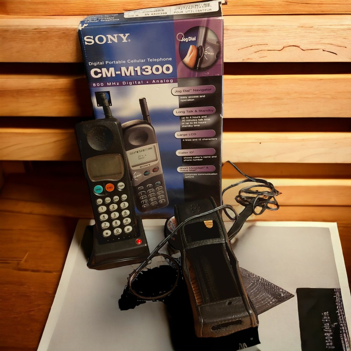 MishaM_11's tweet photo. I'm going to go back to 1997. My first cellphone. Charging this beauty 📲. I  definitely won't lose it in my purse. If I don't text back, I've switched 🤣 #90s #Cell #Sony .@Sony https://t.co/7mrcO3gEyB