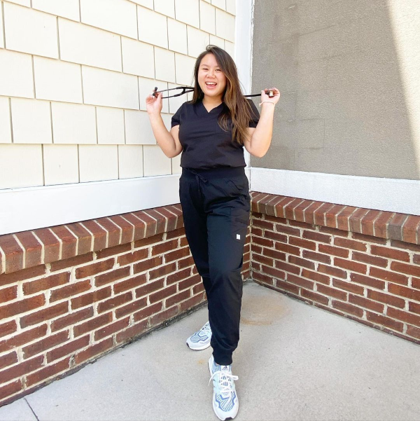 Caring for patients means caring for yourself too! 🤗 Find your ideal fit in nursing scrubs with our size guide here: bit.ly/3ZjSMu3