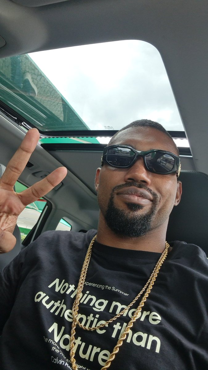 Vou ter que voltar com o cavanhaque... Não tem jeito ✌🏾😎