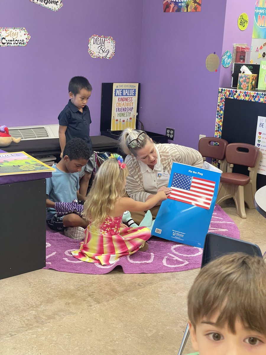 Today we had a special guest come by during our language arts stations. 🤩The students shared a book with @HRichardson_VB about the the 🇺🇸 flag and she got to sit in the comfy purple 💜chair.  You’re always welcome in Kinderville 🧡💙 @KESIndians