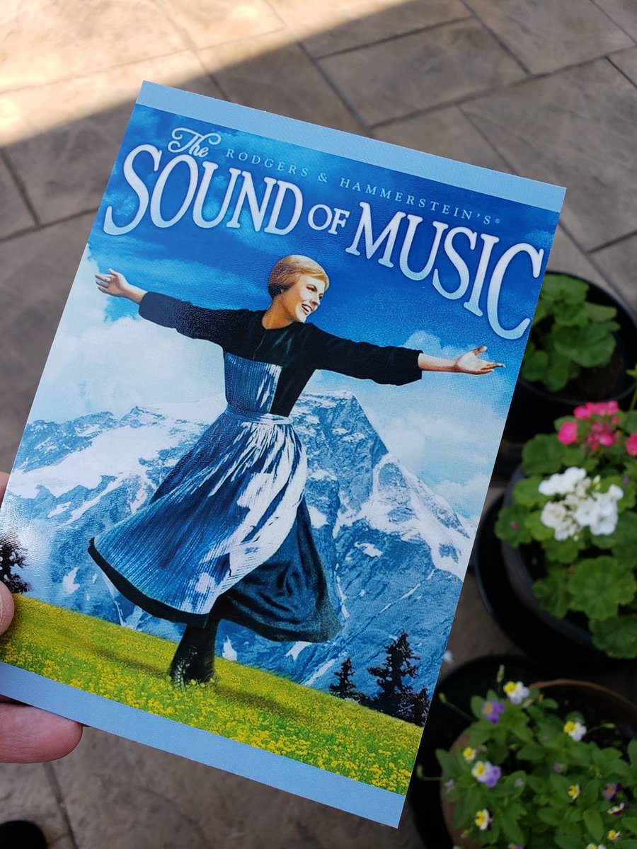 mybeachmoney's tweet image. When you go to your mailbox and find something other than bills and junk mail. 💌📬❤️🎼Made my heart sing (literally) ...

#mailboxlove #spreadingsunshine #soundofmusic #memoriesofhome #promptings #sendoutcards