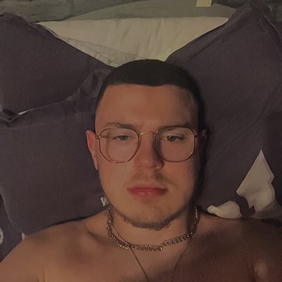 _sysyy__'s tweet photo. #NouvellePhotoDeProfil https://t.co/FdBNMvYHs9