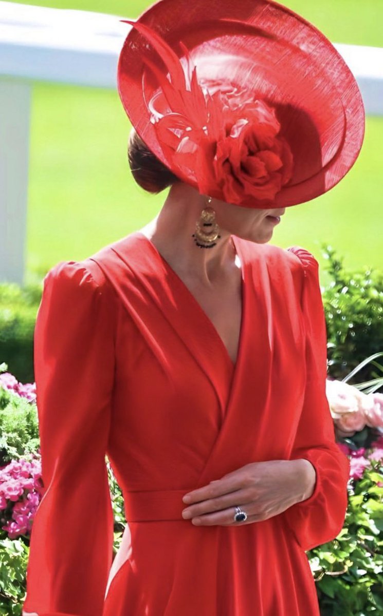 nettyday's tweet photo. Classy Kate…
Meanwhile …. in Primarni sale https://t.co/lbZqD8XdJk