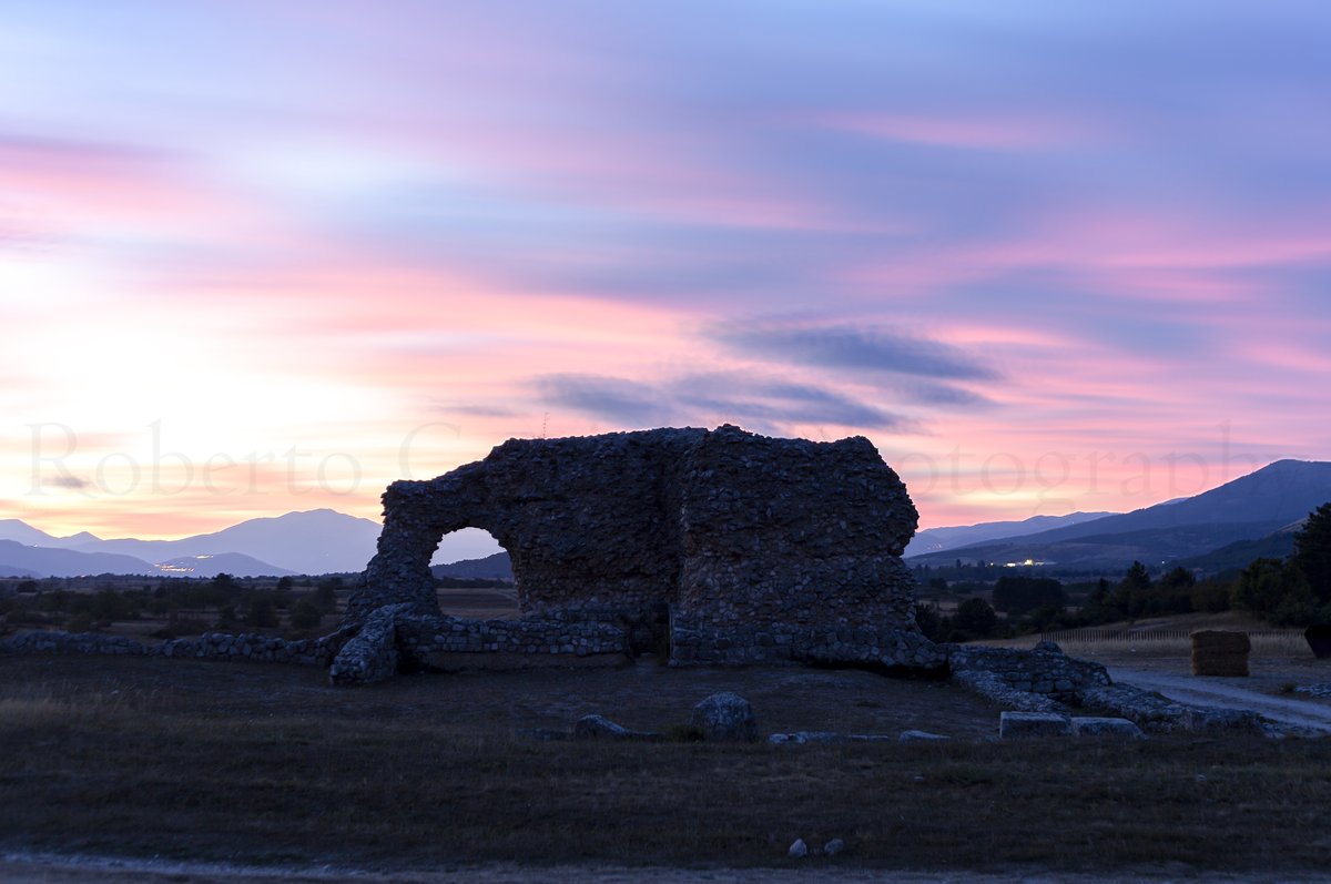 rocaphotography's tweet photo. Tramonto a Peltuinum.
Abruzzo,Italy.
#peltuinum #abruzzo #laquila #Italia #italy #scenery #photooftheday #picoftheday #photography #nature #sunset #sunsets #tramonto #tramonti #longexposition #canonphotography #italianphotography #robertocastigliaphotography https://t.co/aebk9akwoG