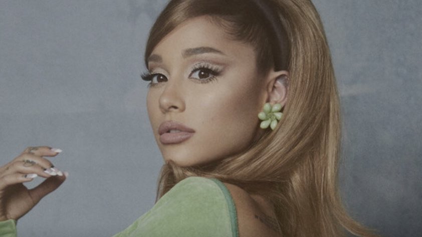 dwnsearnest's tweet photo. let’s make #10yearsofariana a thing!
reply with your fav ari’s album using the hashtag and hashtag other person https://t.co/W3NB2sifjU