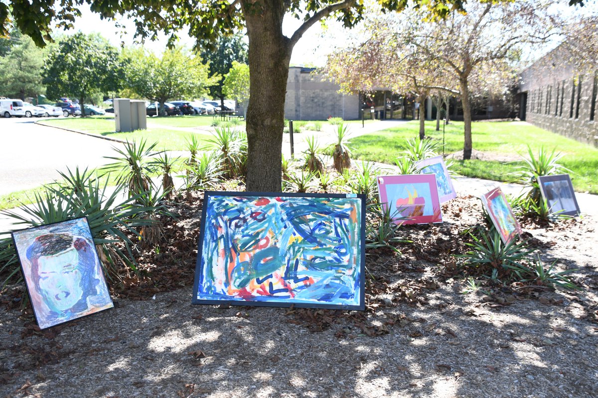 NJDHS's tweet image. .@NJDHS' Division of Disability Services hosted an art sale today featuring artwork created and sold by the clients of our Division of Developmental Disabilities. Art for sale included paintings, t-shirts, ceramic bowls, and more.