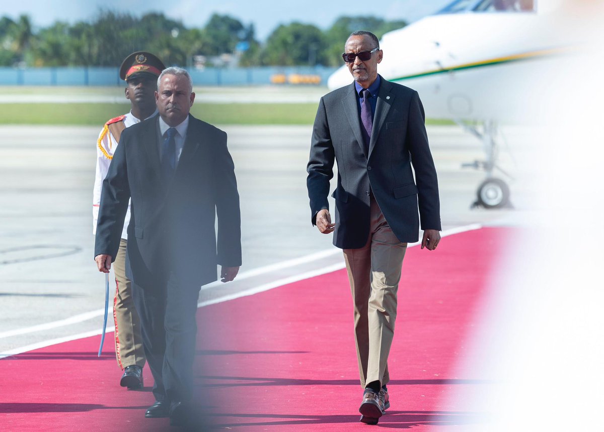UrugwiroVillage's tweet photo. President Kagame has arrived in Havana, Cuba where he joins leaders from across the globe for the two-day G77 + China Summit of Heads of State and Government taking place from 15-16 September. https://t.co/hEjBRVEWan