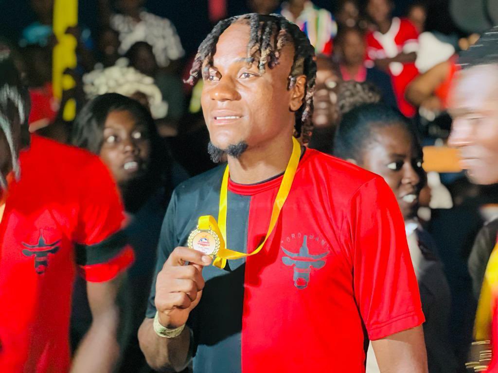 TICKETmaghaiti's tweet image. La grande finale de la 11e Édition de la Coupe Bolo s’est tenue ce dimanche 10 septembre 2023, au Parc lycée Charlemagne Péralte de St-Michel de L’Attalaye. L’équipe Torobann FC a remporté la compétition par 3 buts à 1 face à l’équipe de l’Ajax FC. #tickettoupatou
.
.
📷:…