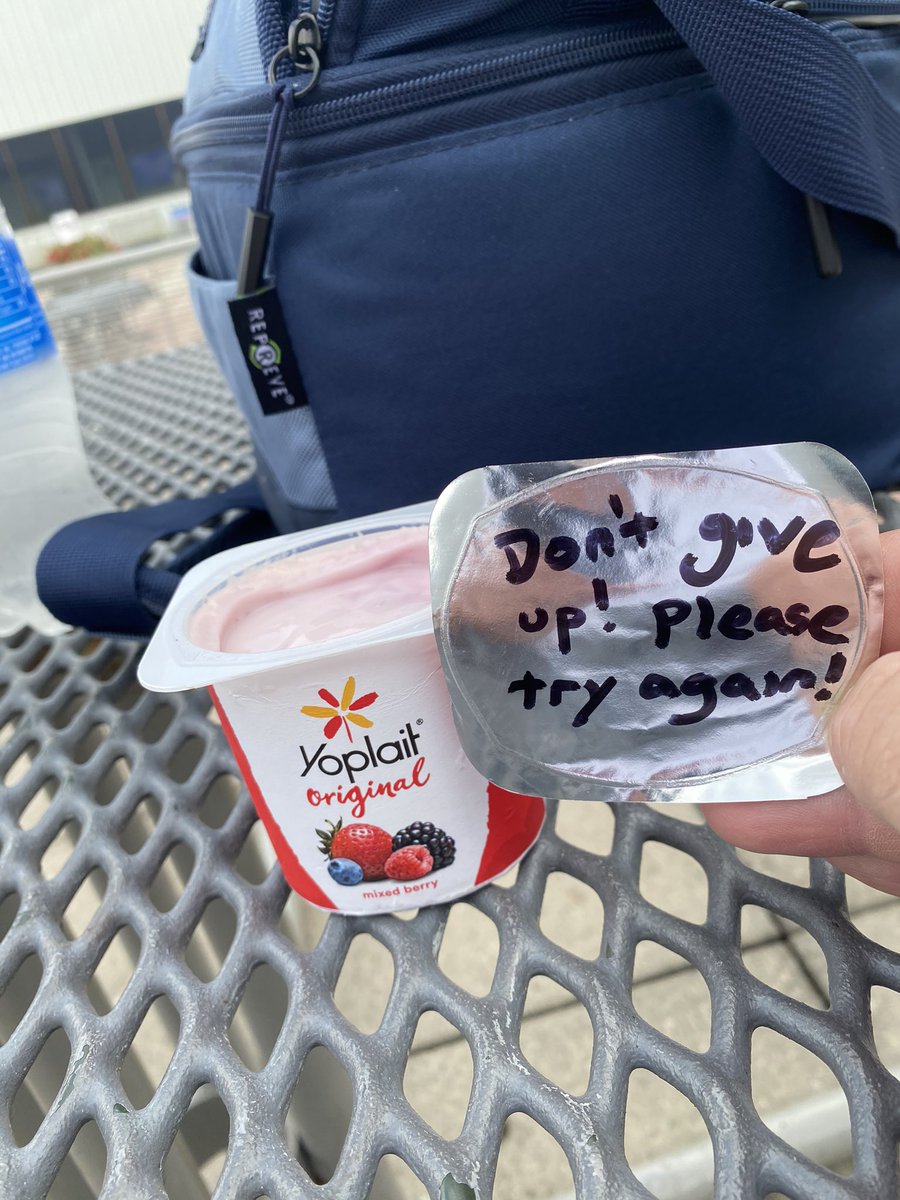 HopefullyDan's tweet image. If you know, you know. 
#fruitonthebottomhopeontop @yoplait
