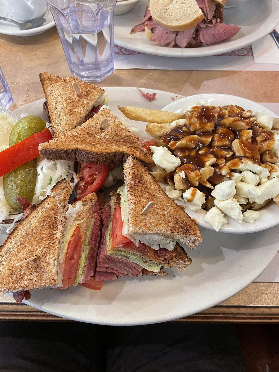 Prairie_Chicken's tweet photo. I miss Montreal.. https://t.co/sYEL8IcLiu