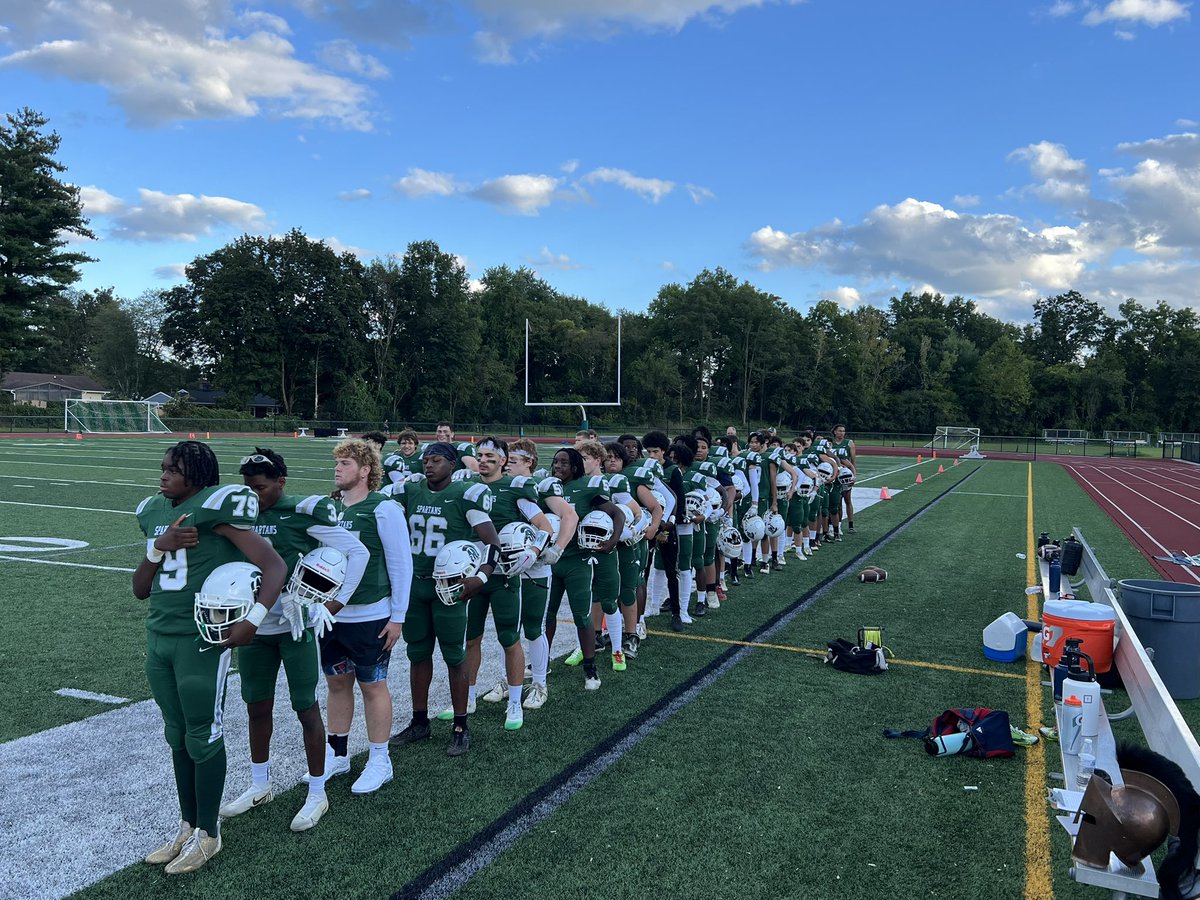 SpackSports's tweet photo. Varsity Football hosting Chester tonight. https://t.co/yqRlSsW1YM
